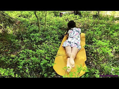 ❤️ Nieznajomy z Tindera masturbuje moją cipkę i pieprzy mnie namiętnie w lesie ️ Sex video at us ☑